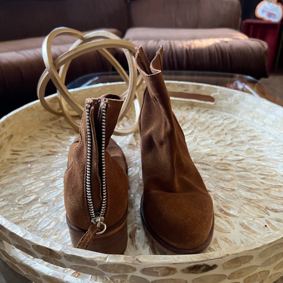 Steve Madden Cognac Sueded Leather Boots - Picture 4 of 5